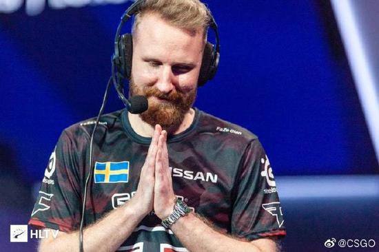 全新暗裔英雄亚恒登场揭示LOL新篇章